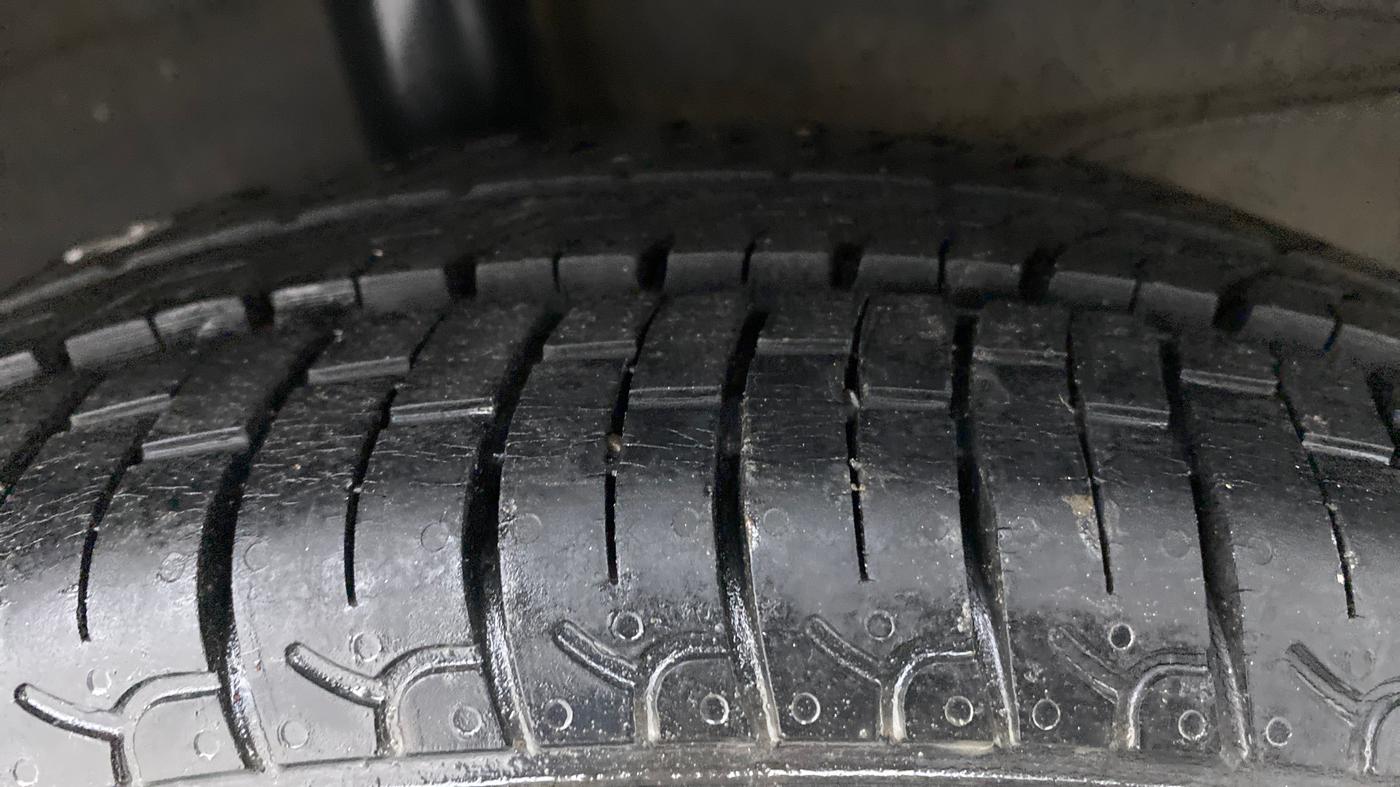 2019 Hyundai NEW SANTRO 1.1 SPORTZ MT CNG, CNG, Manual, 11,903 km, Right Rear Tyre Tread