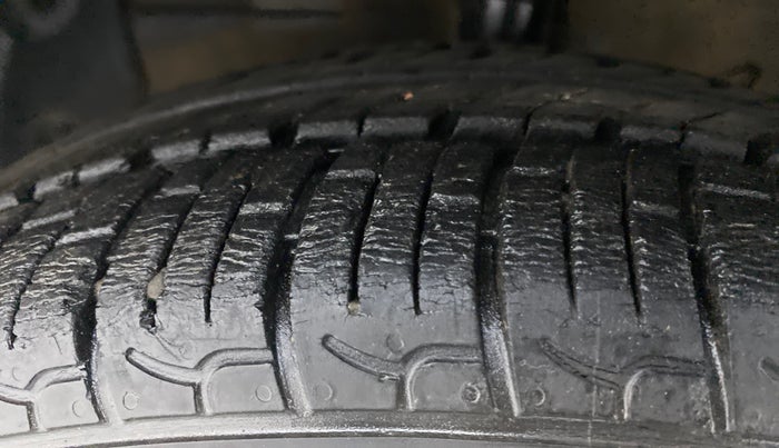 2019 Hyundai NEW SANTRO 1.1 SPORTZ MT CNG, CNG, Manual, 11,903 km, Left Front Tyre Tread