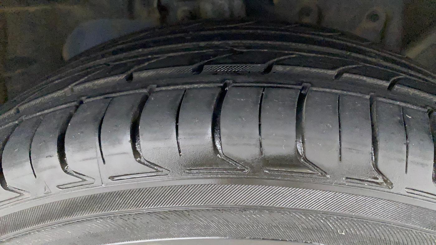 2017 Ford Ecosport TITANIUM+ 1.5L DIESEL, Diesel, Manual, 91,501 km, Right Front Tyre Tread