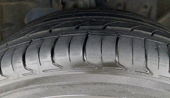 2017 Ford Ecosport TITANIUM+ 1.5L DIESEL, Diesel, Manual, 91,501 km, Right Front Tyre Tread