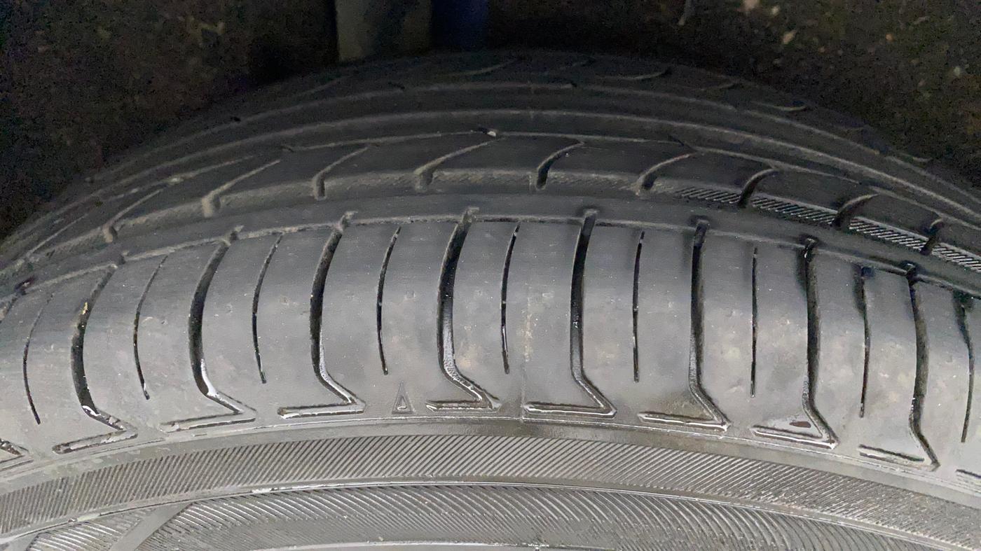2017 Ford Ecosport TITANIUM+ 1.5L DIESEL, Diesel, Manual, 91,501 km, Right Rear Tyre Tread