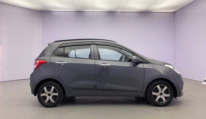 2016 Hyundai Grand i10 SPORTZ 1.2 KAPPA VTVT, Petrol, Manual, 42,777 km, Right Side View