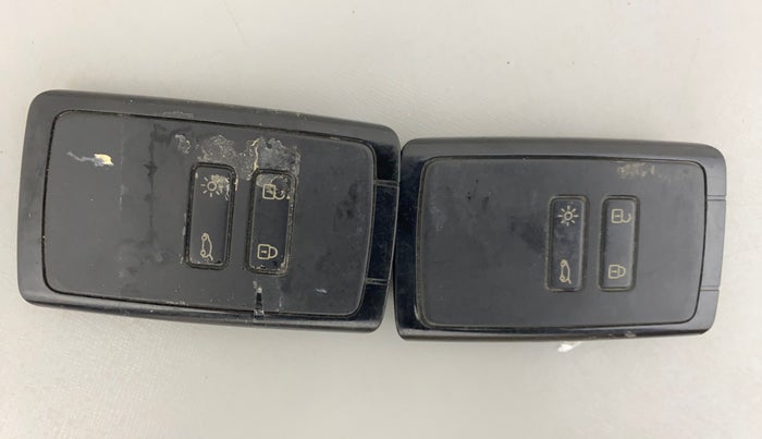 2020 Renault TRIBER RXZ AMT, Petrol, Automatic, 58,053 km, Key Close Up