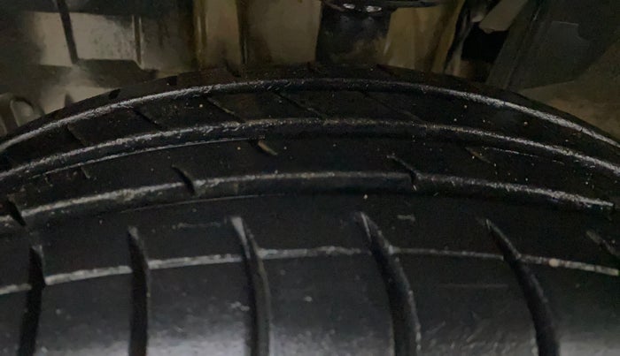 2020 Renault TRIBER RXZ AMT, Petrol, Automatic, 58,053 km, Left Front Tyre Tread