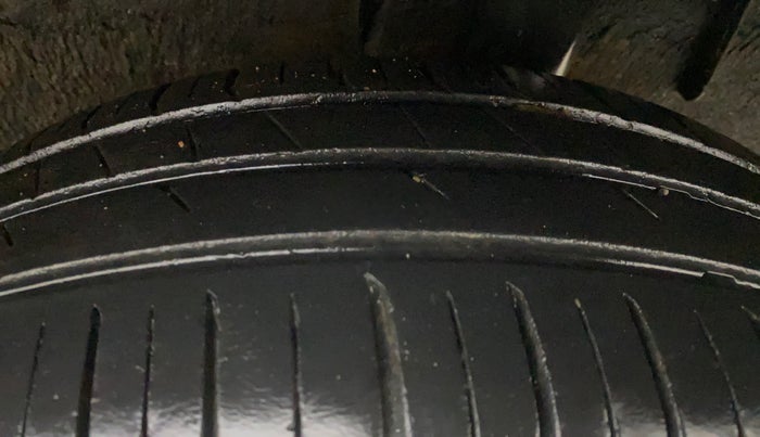 2020 Renault TRIBER RXZ AMT, Petrol, Automatic, 58,053 km, Left Rear Tyre Tread