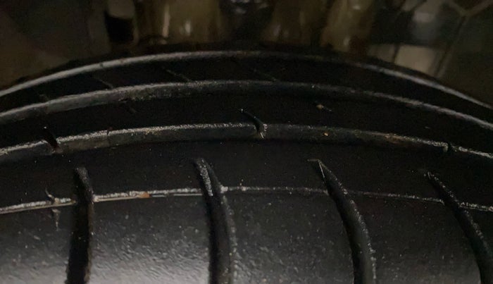 2020 Renault TRIBER RXZ AMT, Petrol, Automatic, 58,053 km, Right Front Tyre Tread