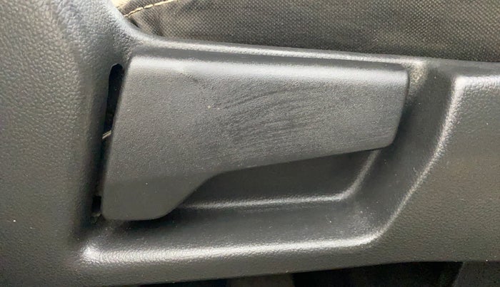 2020 Renault TRIBER RXZ AMT, Petrol, Automatic, 58,053 km, Driver Side Adjustment Panel