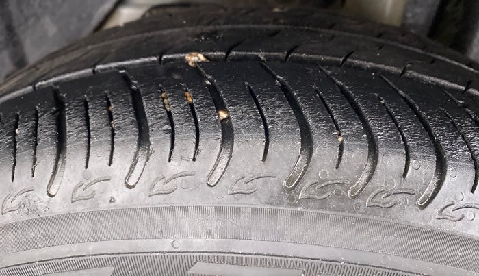 2019 Ford New Figo 1.2 TITANIUM, Petrol, Manual, 19,452 km, Left Rear Tyre Tread