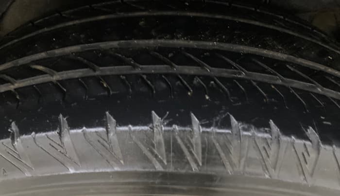 2018 Mahindra XUV500 W11 AT, Diesel, Automatic, 29,981 km, Left Rear Tyre Tread