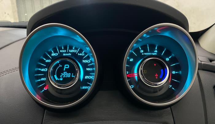 2018 Mahindra XUV500 W11 AT, Diesel, Automatic, 29,981 km, Odometer Image