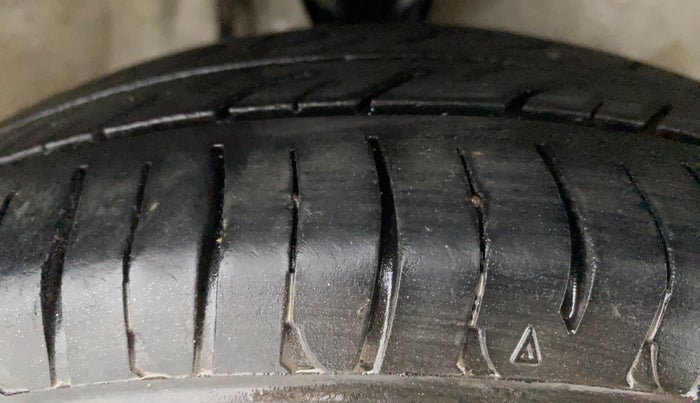 2013 Maruti Alto 800 LXI CNG, CNG, Manual, 77,023 km, Right Front Tyre Tread