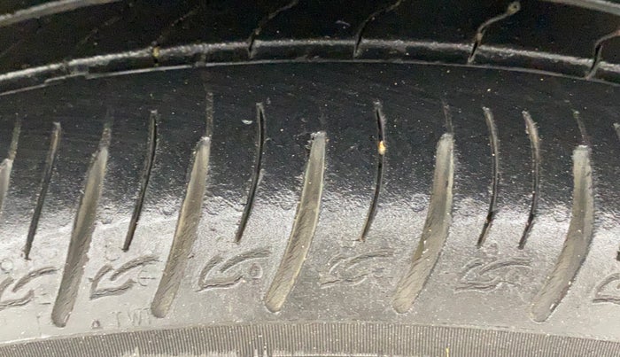 2022 Hyundai VENUE SX 1.0 TURBO IMT, Petrol, Manual, 33,867 km, Left Rear Tyre Tread