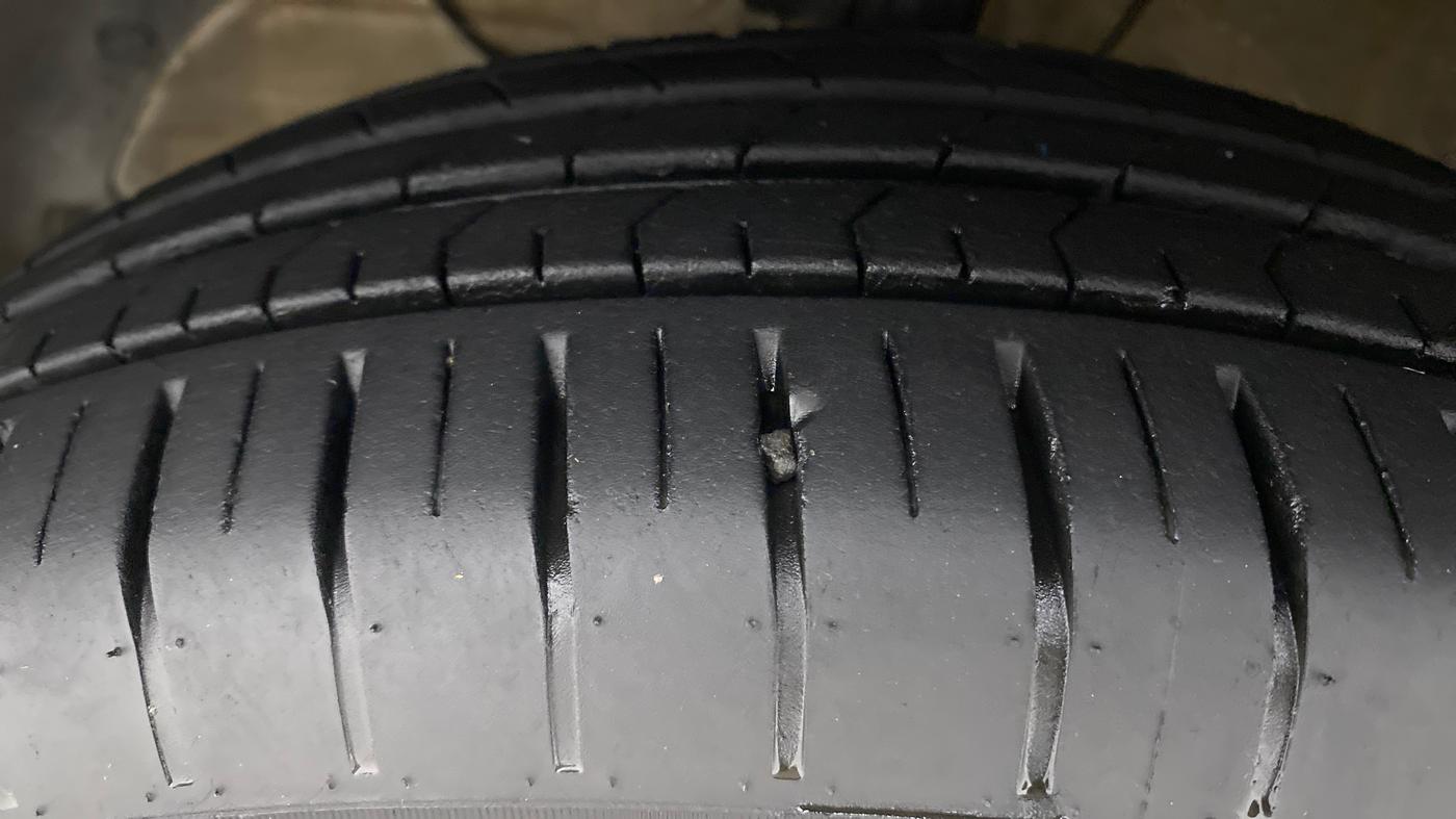 2021 Maruti Swift ZXI PLUS AMT, Petrol, Automatic, 10,821 km, Left Front Tyre Tread