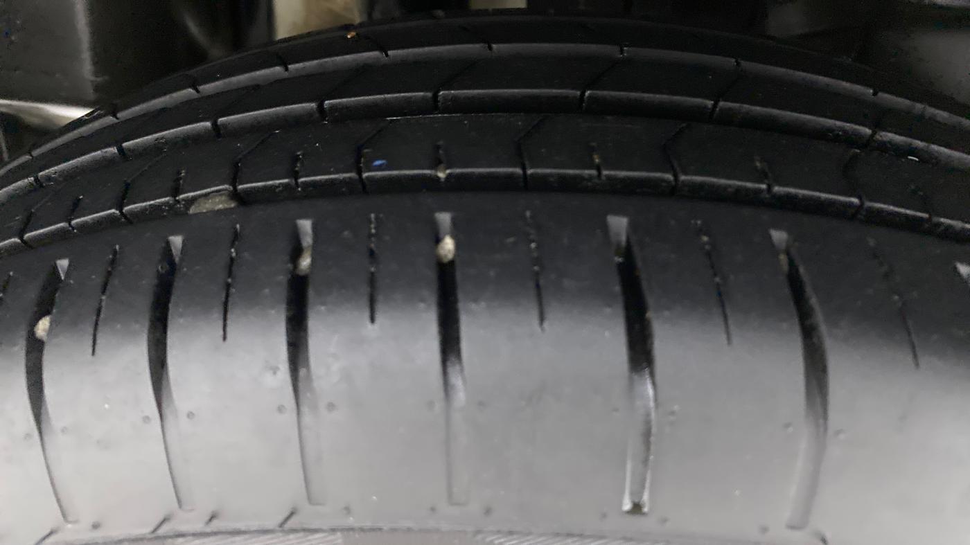 2021 Maruti Swift ZXI PLUS AMT, Petrol, Automatic, 10,821 km, Right Rear Tyre Tread