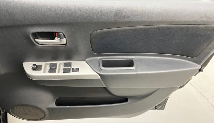 2012 Maruti Wagon R 1.0 VXI, Petrol, Manual, 72,371 km, Driver Side Door Panels Control