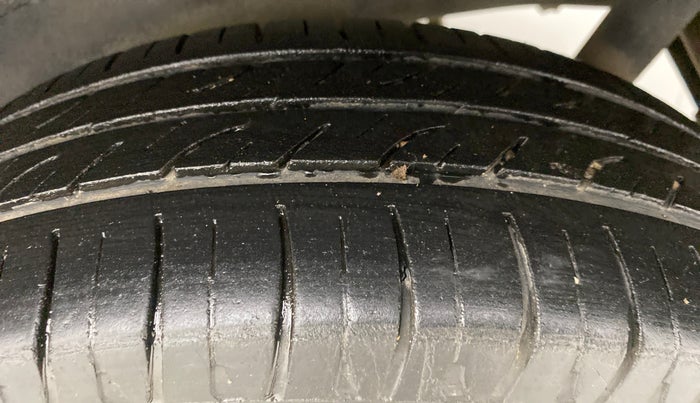 2012 Maruti Wagon R 1.0 VXI, Petrol, Manual, 72,371 km, Left Rear Tyre Tread