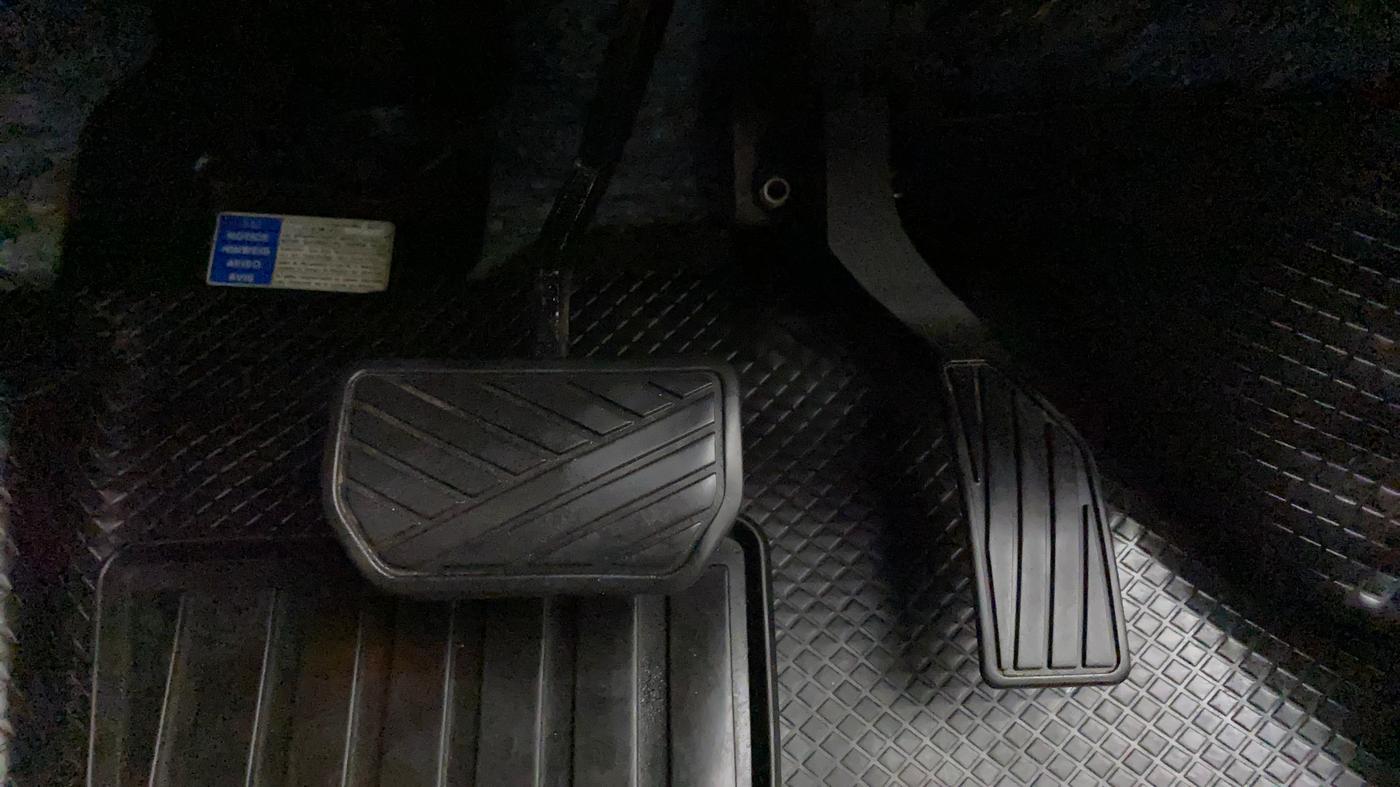 2019 Maruti Vitara Brezza ZDI AMT, Diesel, Automatic, 85,616 km, Pedals