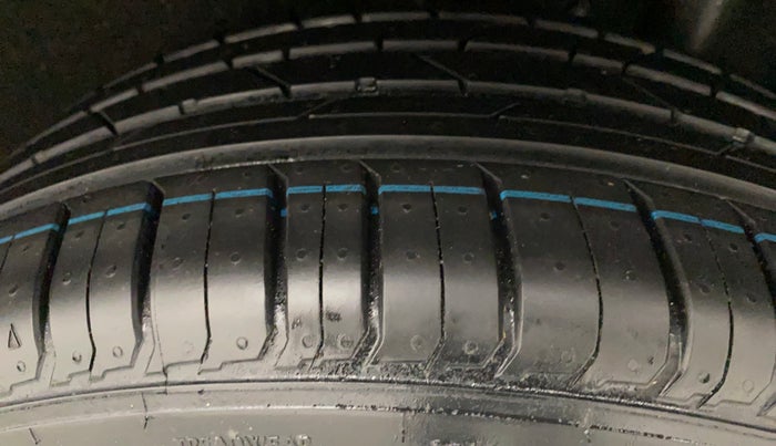 2019 Maruti Vitara Brezza ZDI AMT, Diesel, Automatic, 85,616 km, Left Rear Tyre Tread