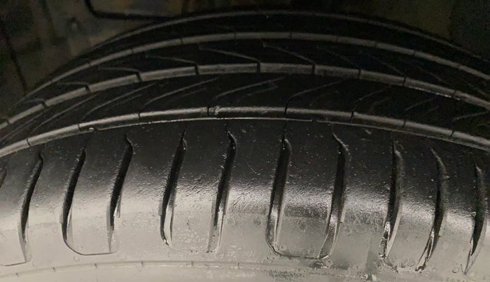 2019 Maruti Vitara Brezza ZDI AMT, Diesel, Automatic, 85,616 km, Left Front Tyre Tread