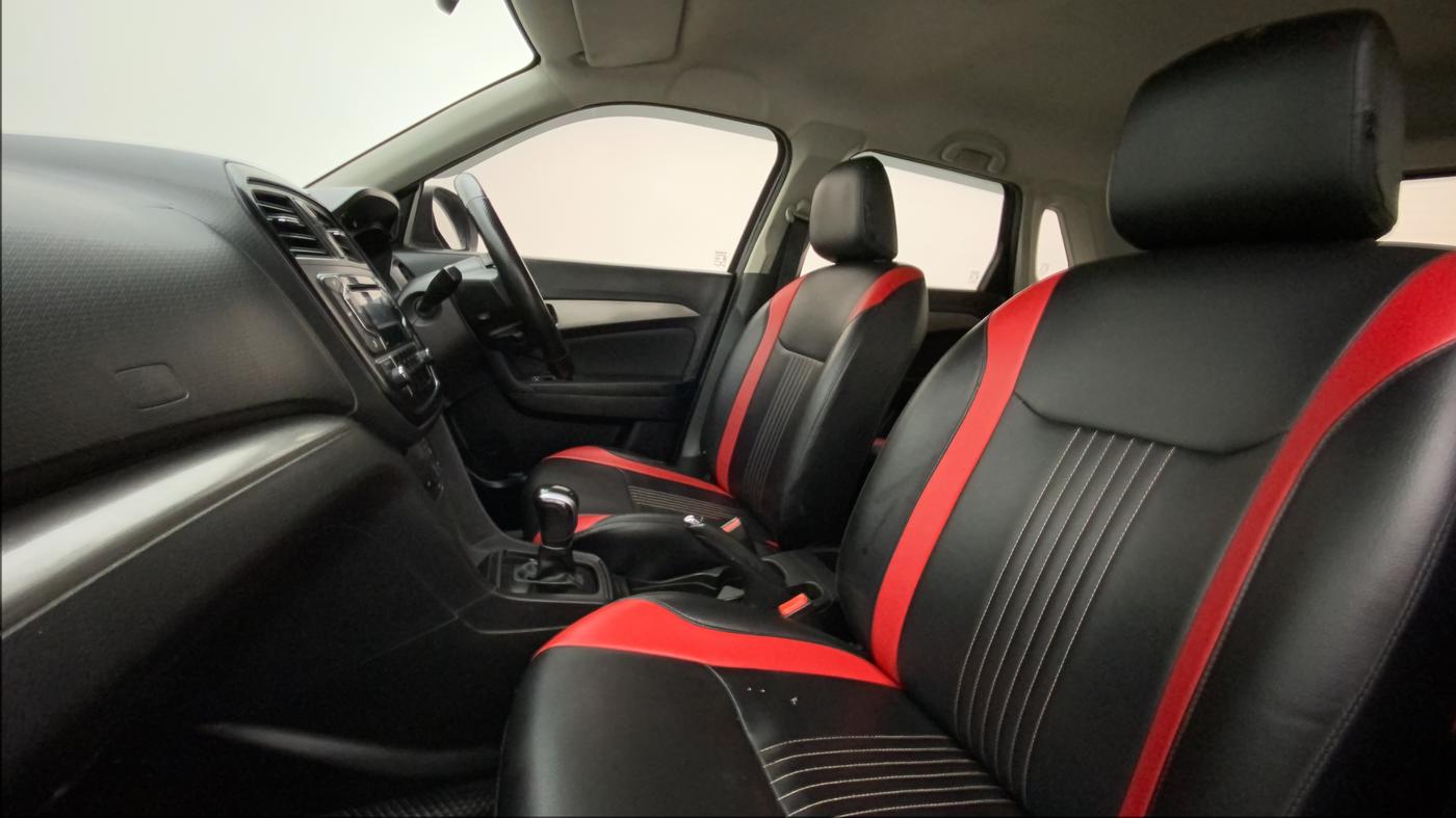 2019 Maruti Vitara Brezza ZDI AMT, Diesel, Automatic, 85,616 km, Right Side Front Door Cabin