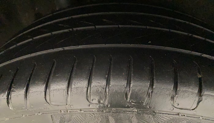 2019 Maruti Vitara Brezza ZDI AMT, Diesel, Automatic, 85,616 km, Right Rear Tyre Tread