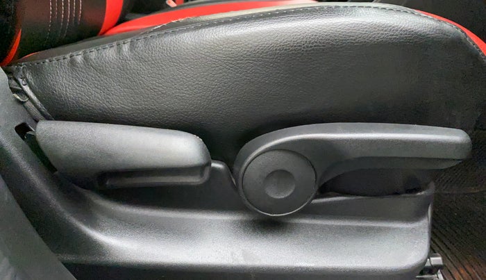 2019 Maruti Vitara Brezza ZDI AMT, Diesel, Automatic, 85,616 km, Driver Side Adjustment Panel