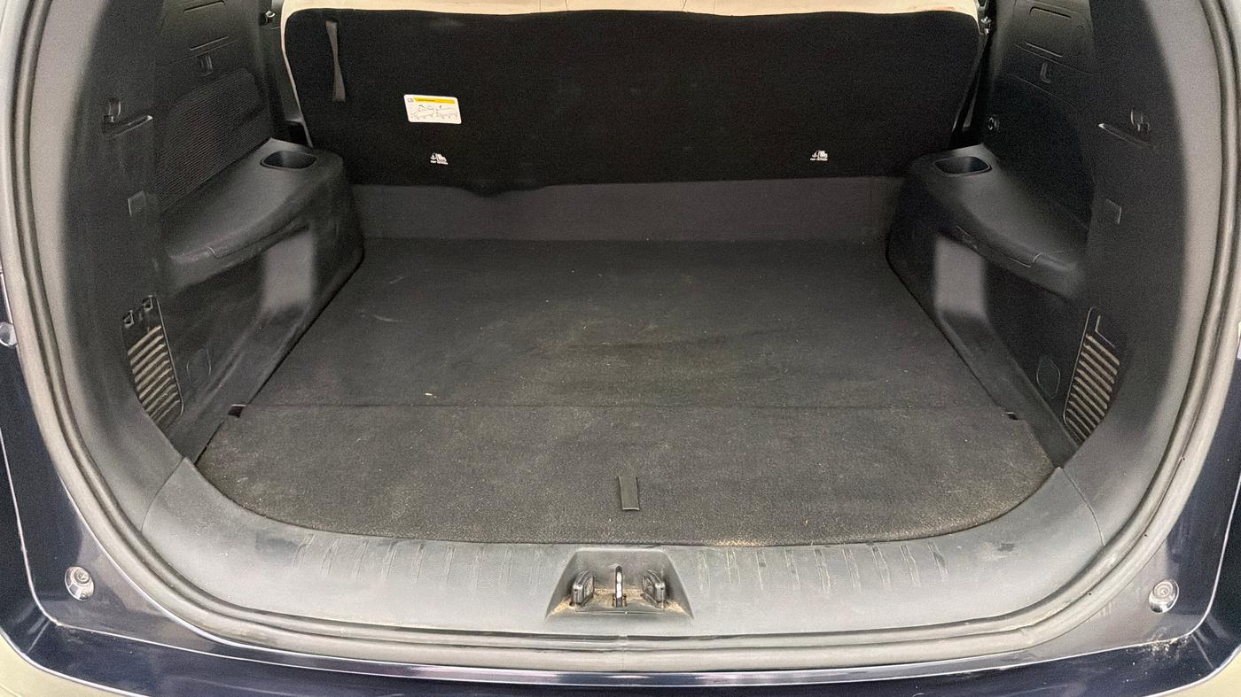 2022 Mahindra XUV700 AX 5 P AT 5 STR, Petrol, Automatic, 72,490 km, Boot Inside