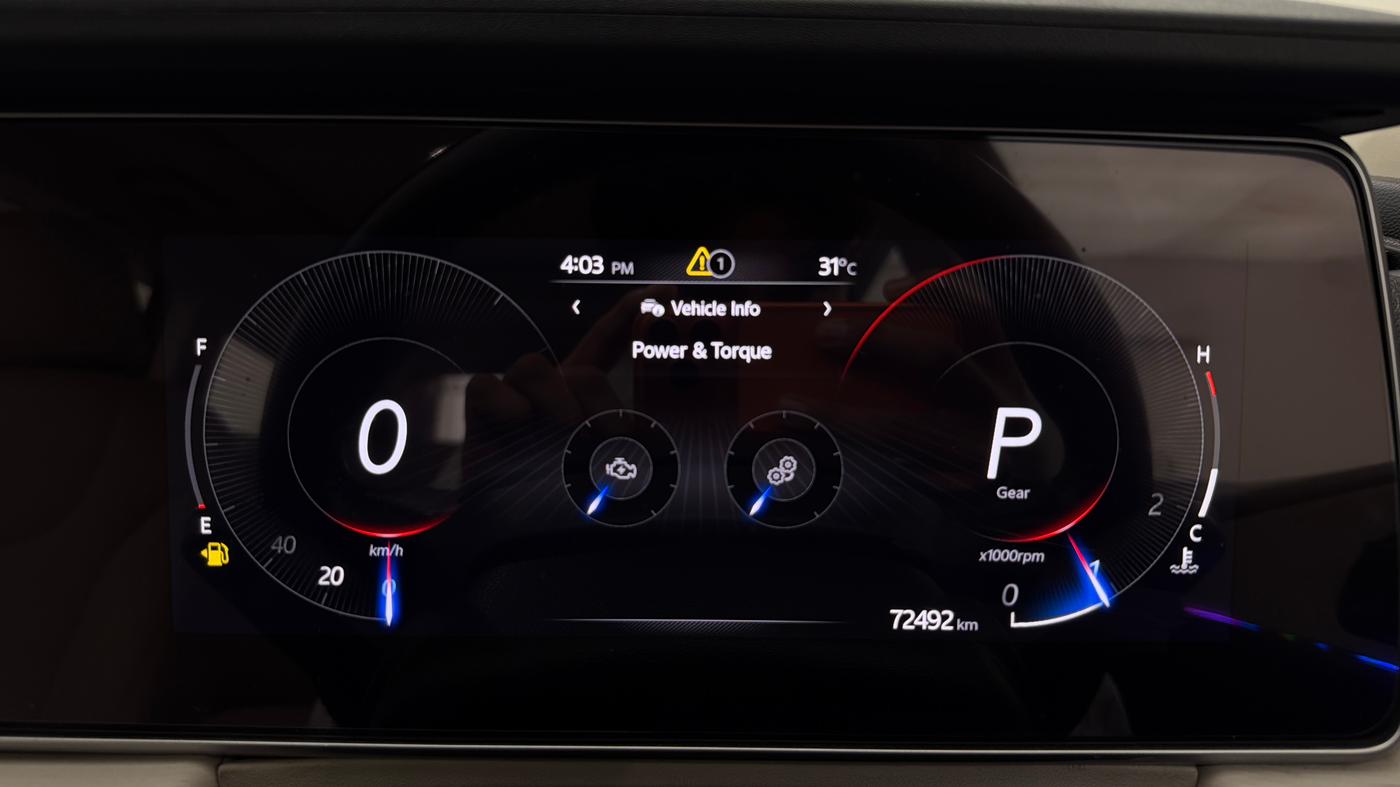 2022 Mahindra XUV700 AX 5 P AT 5 STR, Petrol, Automatic, 72,490 km, Odometer Image