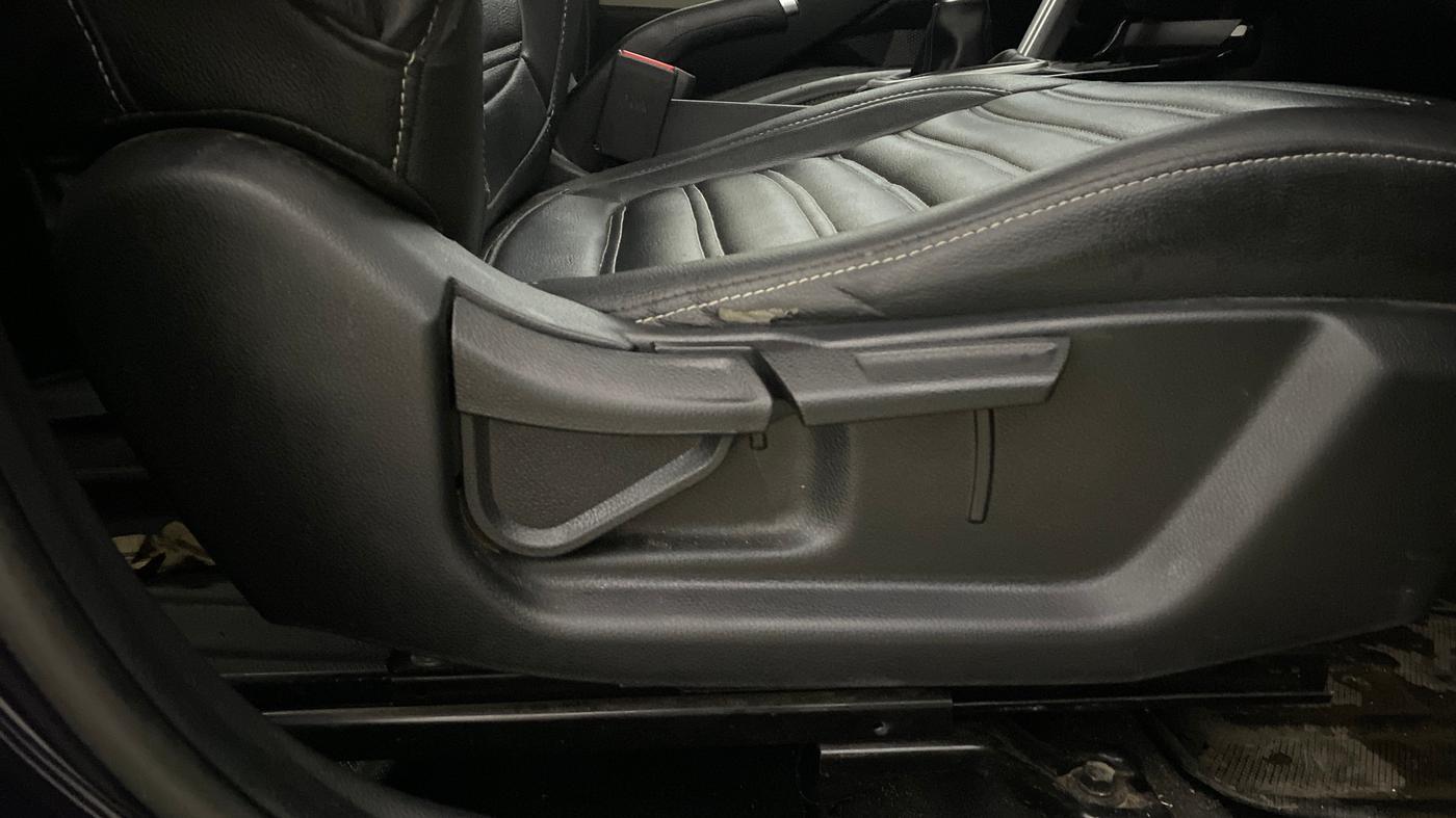 2022 KIA SELTOS HTK PLUS 1.5 IMT, Petrol, Manual, 48,951 km, Driver Side Adjustment Panel