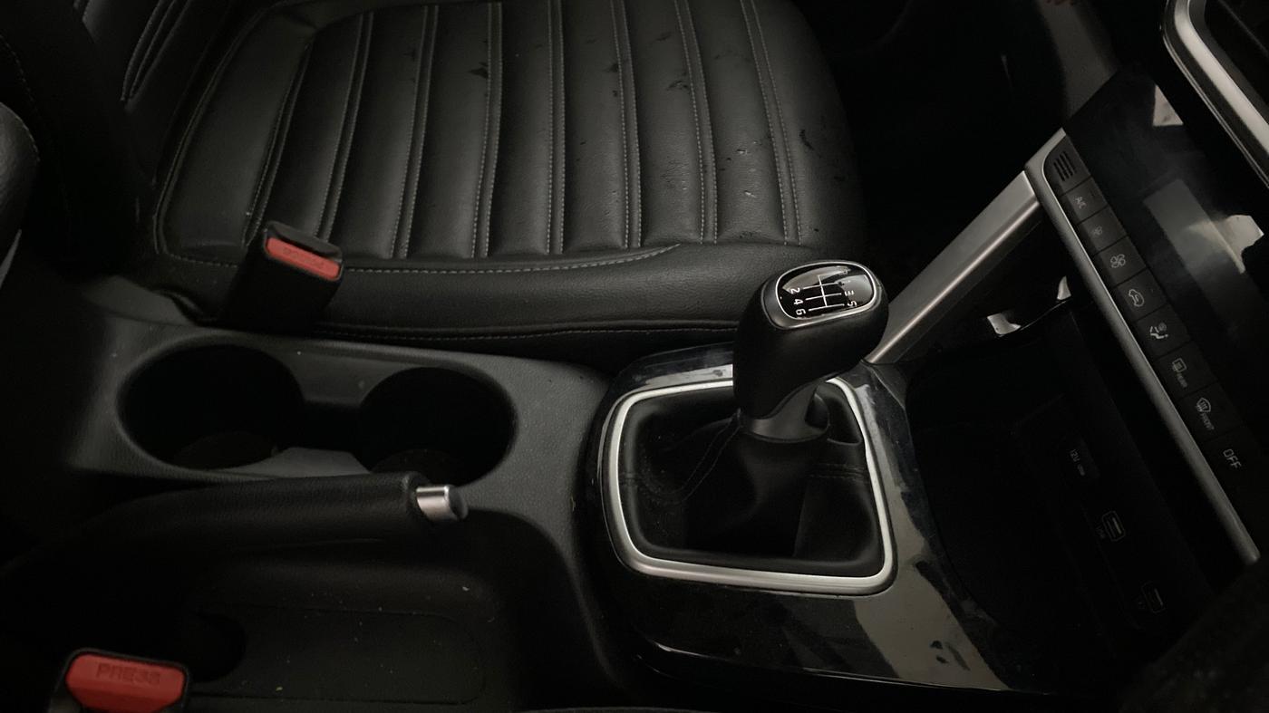 2022 KIA SELTOS HTK PLUS 1.5 IMT, Petrol, Manual, 48,951 km, Gear Lever