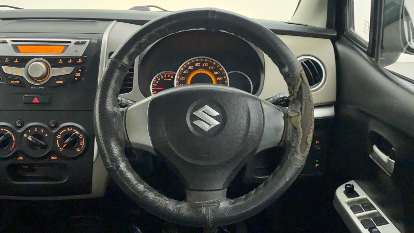 2013 Maruti Wagon R 1.0 VXI, Petrol, Manual, 64,909 km, Steering Wheel Close Up