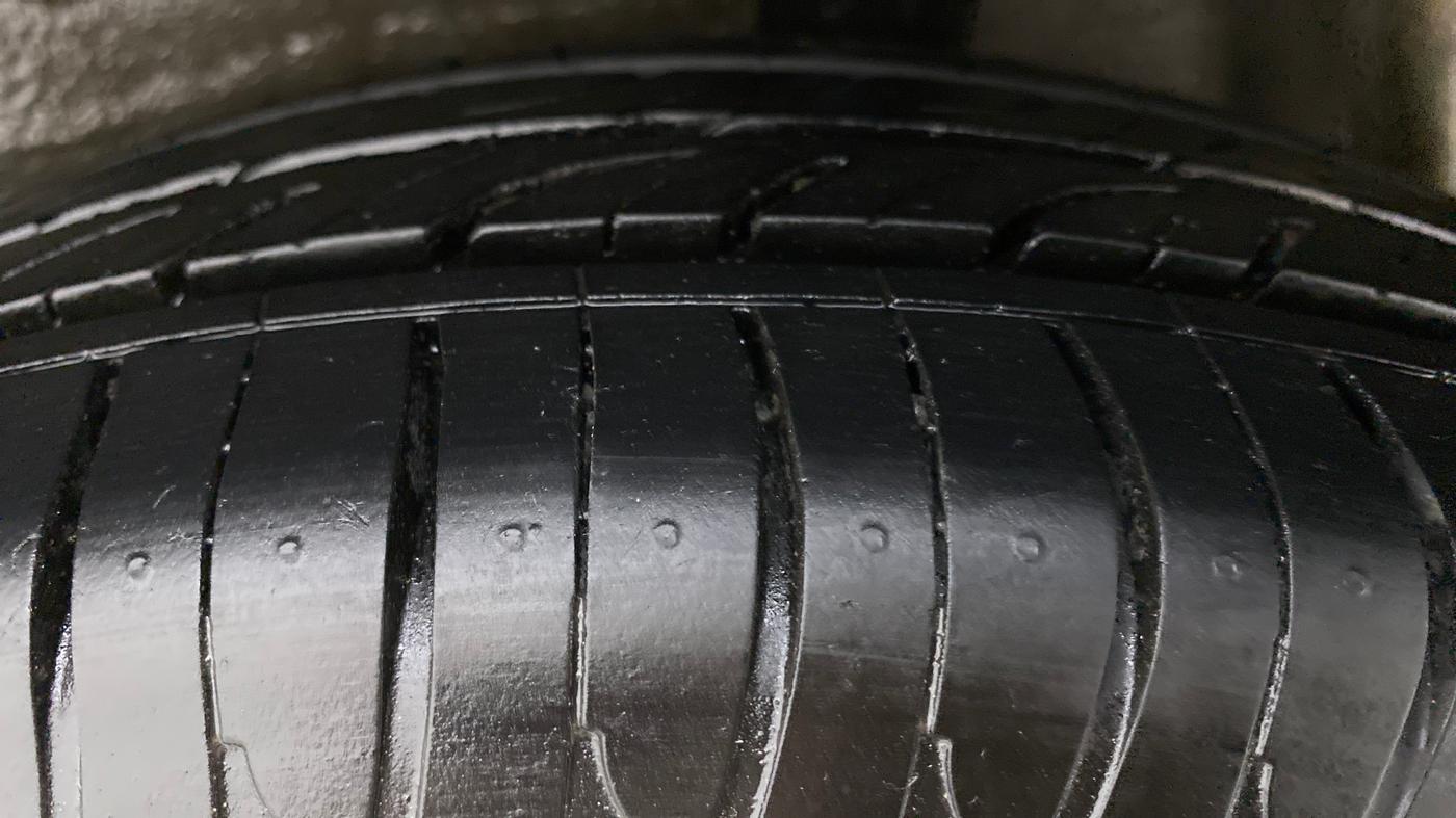 2019 Maruti Celerio VXI (O) CNG, CNG, Manual, 1,03,938 km, Left Rear Tyre Tread