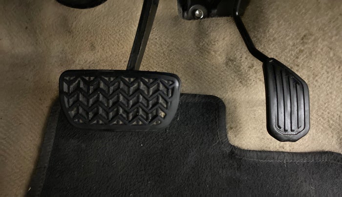 2018 Toyota YARIS VX CVT, Petrol, Automatic, 33,951 km, Pedals