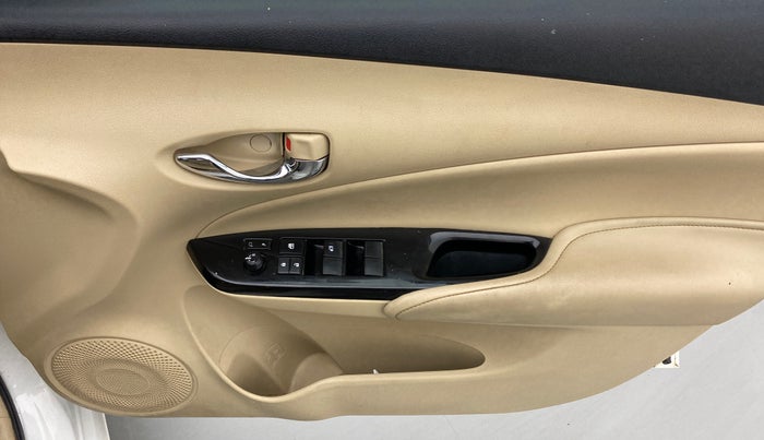 2018 Toyota YARIS VX CVT, Petrol, Automatic, 33,951 km, Driver Side Door Panels Control