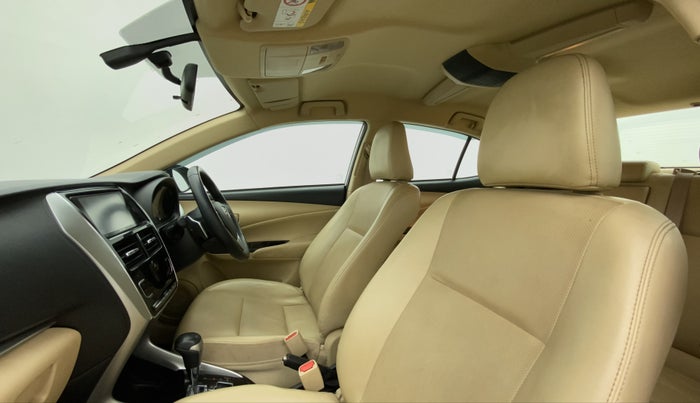 2018 Toyota YARIS VX CVT, Petrol, Automatic, 33,951 km, Right Side Front Door Cabin