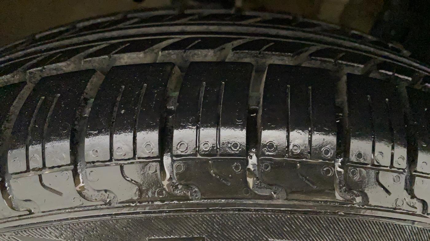 2013 Maruti Swift Dzire VDI, Diesel, Manual, 26,835 km, Left Rear Tyre Tread