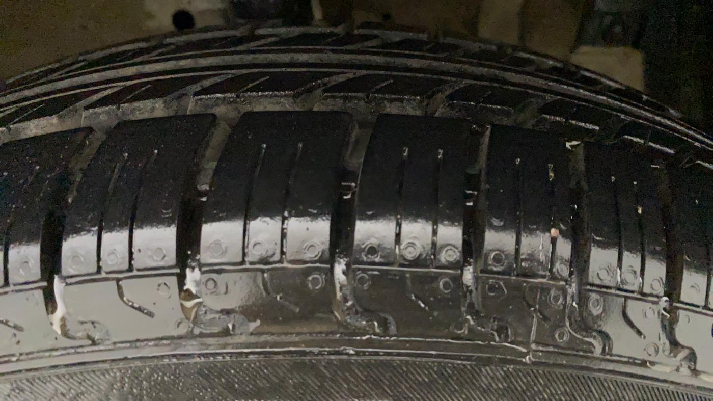2013 Maruti Swift Dzire VDI, Diesel, Manual, 26,835 km, Right Front Tyre Tread