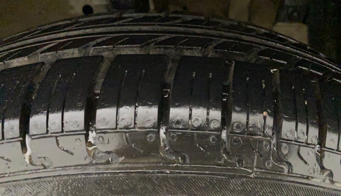 2013 Maruti Swift Dzire VDI, Diesel, Manual, 26,835 km, Right Front Tyre Tread