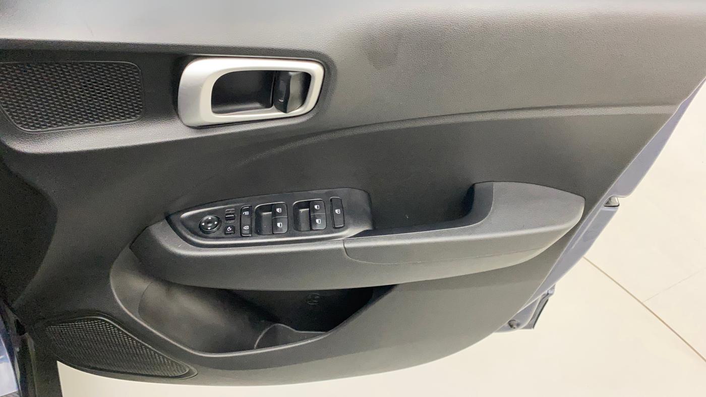 2020 Hyundai VENUE SX 1.0 TURBO, Petrol, Manual, 42,464 km, Driver Side Door Panels Control
