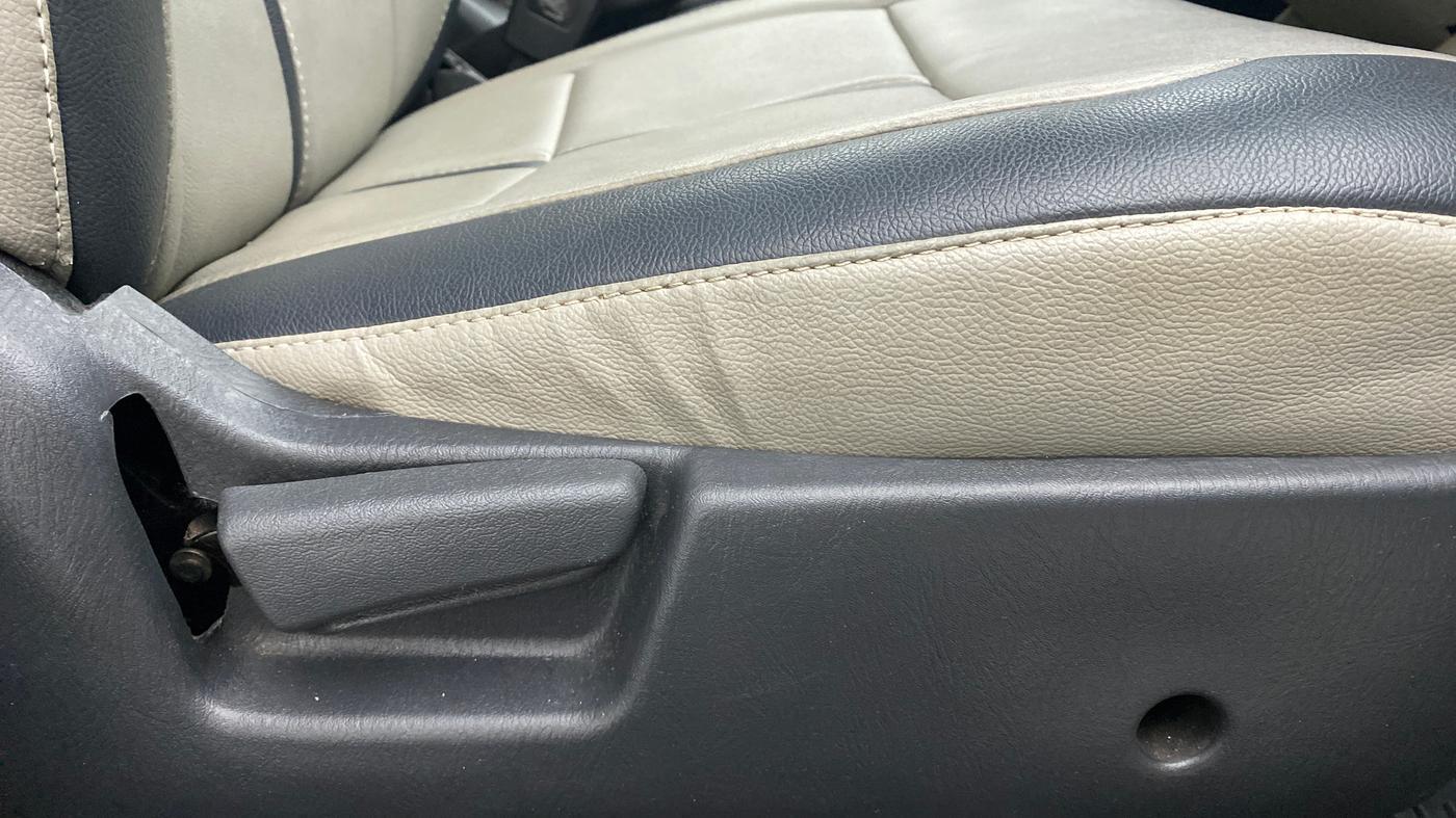 2017 Maruti Alto K10 VXI P, Petrol, Manual, 11,116 km, Driver Side Adjustment Panel