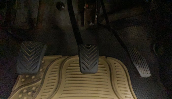 2012 Hyundai Eon ERA +, Petrol, Manual, 36,418 km, Pedals