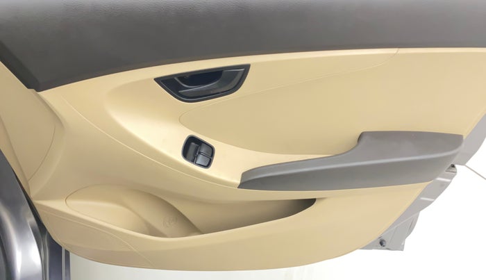 2012 Hyundai Eon ERA +, Petrol, Manual, 36,418 km, Driver Side Door Panels Control