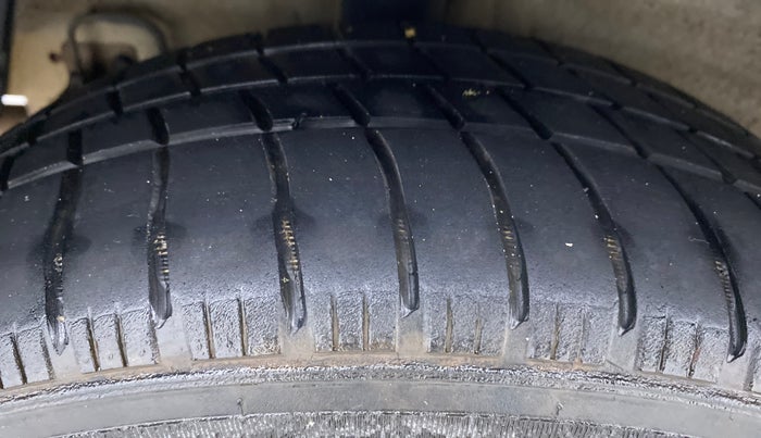 2014 Hyundai Xcent S 1.2, Petrol, Manual, 62,062 km, Right Rear Tyre Tread