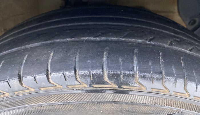 2014 Hyundai Xcent S 1.2, Petrol, Manual, 62,062 km, Right Front Tyre Tread