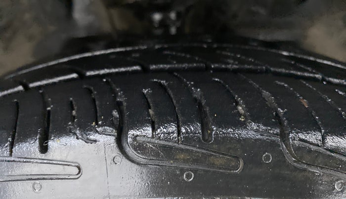 2012 Maruti Wagon R 1.0 LXI CNG, CNG, Manual, 88,222 km, Right Front Tyre Tread