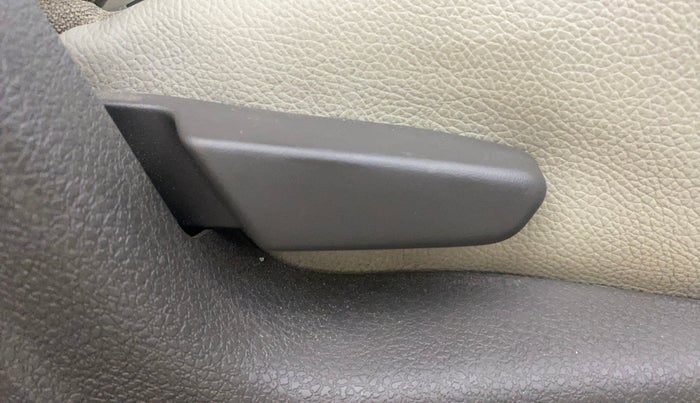 2015 Renault Lodgy 110 PS RXZ 7 STR, Diesel, Manual, 59,014 km, Driver Side Adjustment Panel