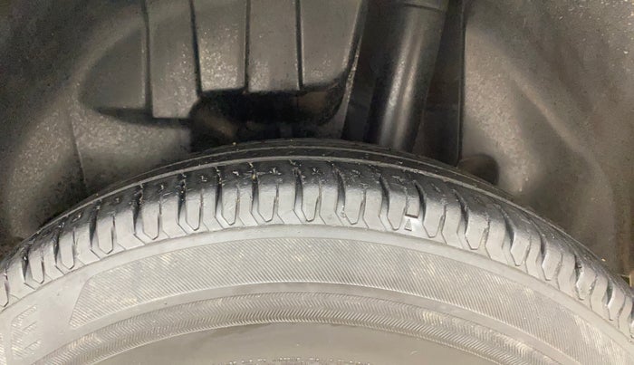 2019 Maruti Swift VXI, Petrol, Manual, 98,623 km, Left Rear Tyre Tread