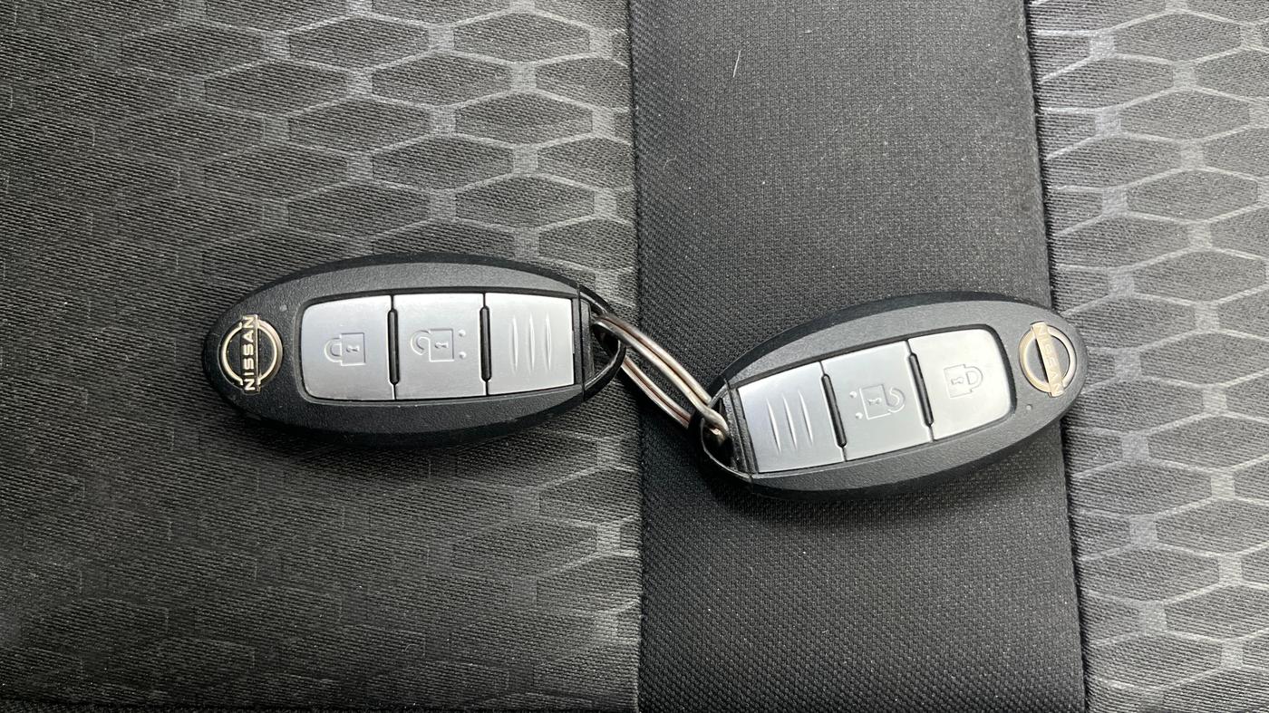 2021 Nissan MAGNITE XV MT, Petrol, Manual, 30,783 km, Key Close Up