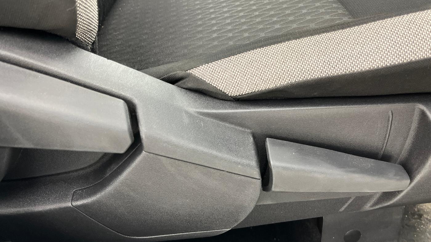 2021 Nissan MAGNITE XV MT, Petrol, Manual, 30,783 km, Driver Side Adjustment Panel