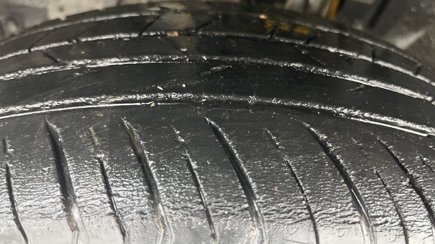 2021 Nissan MAGNITE XV MT, Petrol, Manual, 30,783 km, Left Front Tyre Tread